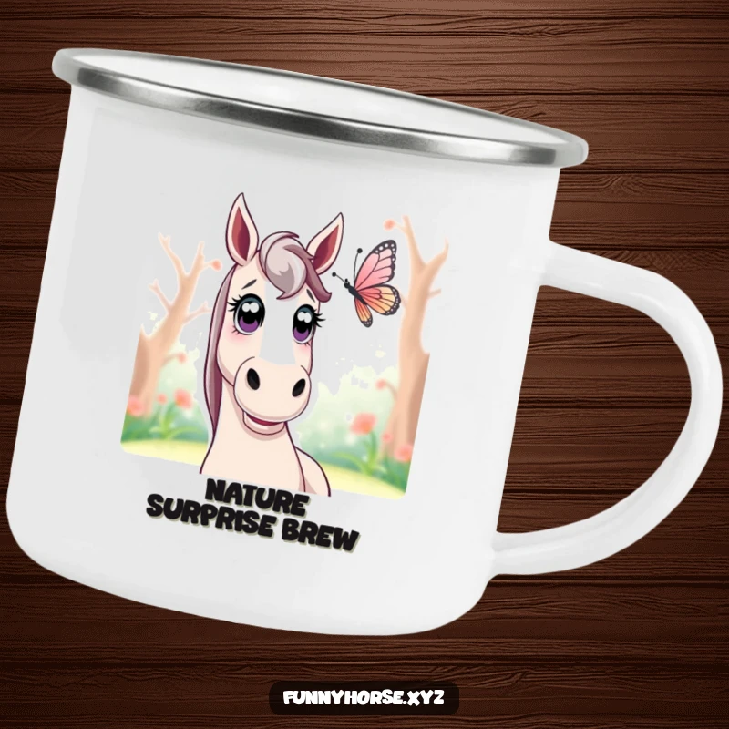 Funny surprised horse camping mug: a horse with wide eyes watches a butterfly, bringing gentle wonder to outdoor drinks.